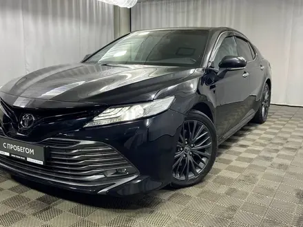 Toyota Camry 2019 года за 14 200 000 тг. в Алматы