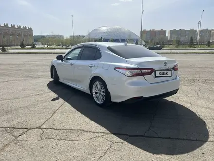 Toyota Camry 2018 года за 14 000 000 тг. в Уральск – фото 7