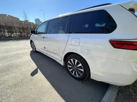 Toyota Sienna 2019 года за 20 900 000 тг. в Алматы – фото 3