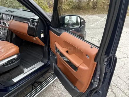 Land Rover Range Rover 2011 года за 24 000 000 тг. в Алматы – фото 29