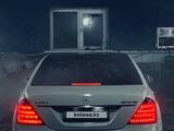 Mercedes-Benz S 550 2007 года за 7 500 000 тг. в Караганда – фото 3