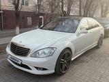 Mercedes-Benz S 550 2007 года за 7 500 000 тг. в Караганда