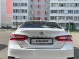 Toyota Camry 2020 года за 16 750 000 тг. в Петропавловск – фото 5