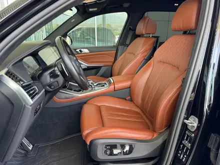 BMW X7 XDrive 40i 2020 года за 45 500 000 тг. в Алматы – фото 20