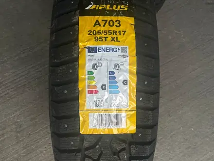 205/55 R17 APLUS A703 95T ШИПОВАННЫЕ за 34 000 тг. в Алматы