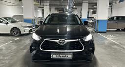 Toyota Highlander 2022 года за 28 000 000 тг. в Астана