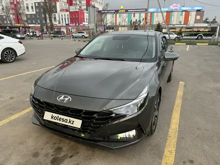 Hyundai Elantra 2023 года за 11 700 000 тг. в Алматы – фото 3