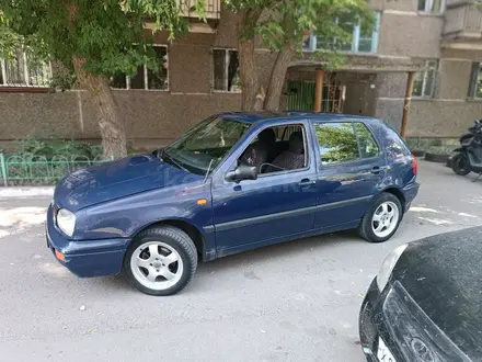 Volkswagen Golf 1996 года за 2 000 000 тг. в Астана – фото 3