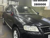 Volkswagen Touareg 2005 годаfor2 800 000 тг. в Актобе