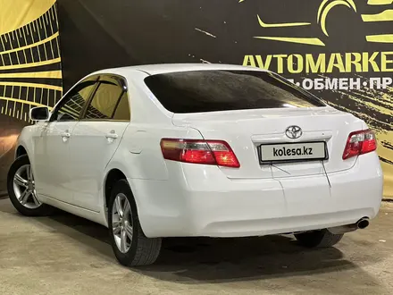 Toyota Camry 2007 года за 4 890 000 тг. в Актобе – фото 4