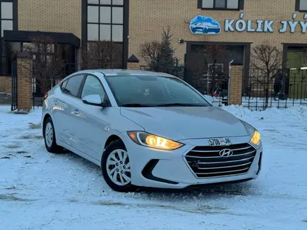 Hyundai Elantra 2017 года за 3 950 000 тг. в Уральск – фото 3