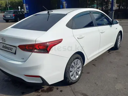 Hyundai Solaris 2019 года за 7 200 000 тг. в Алматы – фото 4