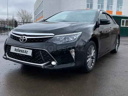 Toyota Camry 2017 года за 11 900 000 тг. в Астана – фото 4