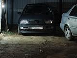 Volkswagen Vento 1993 года за 900 000 тг. в Уральск – фото 2