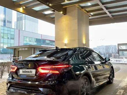 Toyota Camry 2018 года за 14 000 000 тг. в Усть-Каменогорск – фото 4