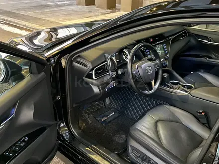 Toyota Camry 2018 года за 14 000 000 тг. в Усть-Каменогорск – фото 9