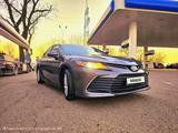 Toyota Camry 2022 года за 12 600 000 тг. в Алматы