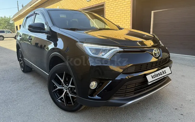 Toyota RAV4 2018 года за 12 000 000 тг. в Семей