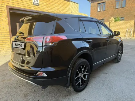 Toyota RAV4 2018 года за 12 000 000 тг. в Семей – фото 3