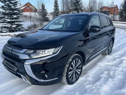 Mitsubishi Outlander 2023 года за 13 400 000 тг. в Астана