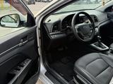Hyundai Elantra 2018 годаүшін6 800 000 тг. в Караганда – фото 3