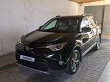 Toyota RAV4 2018 года за 13 111 000 тг. в Караганда