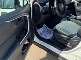 Toyota RAV4 2021 года за 13 000 000 тг. в Актобе – фото 3