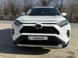 Toyota RAV4 2021 года за 13 000 000 тг. в Актобе – фото 4