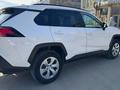 Toyota RAV4 2021 годаүшін12 750 000 тг. в Актобе – фото 9