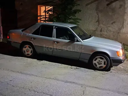 Mercedes-Benz E 260 1990 года за 1 200 000 тг. в Алматы