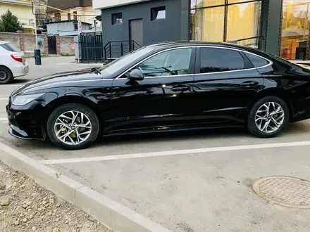 Hyundai Sonata 2019 года за 9 800 000 тг. в Алматы – фото 3