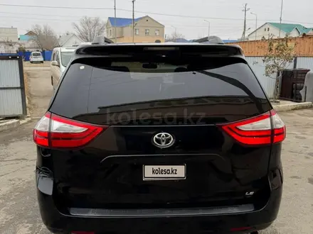 Toyota Sienna 2015 года за 8 500 000 тг. в Атырау – фото 4