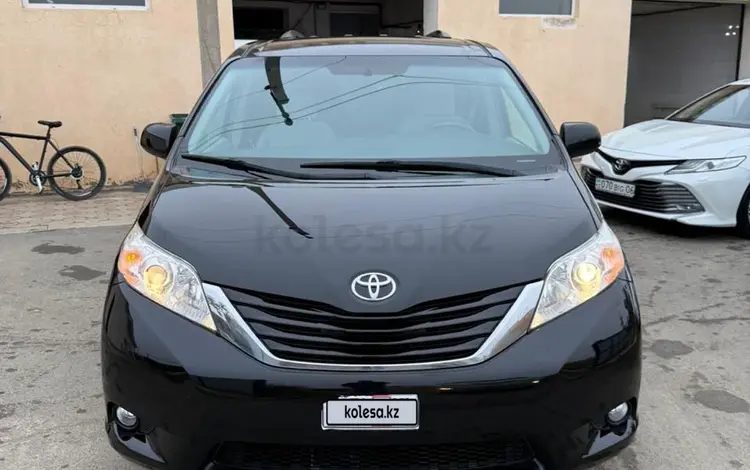 Toyota Sienna 2015 года за 8 500 000 тг. в Атырау