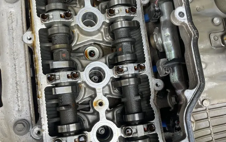 Двигатель на Тойота Авенсис 1.8л 1zz за 4 900 тг. в Алматы