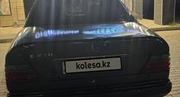 Mercedes-Benz E 220 1994 года за 2 200 000 тг. в Атырау – фото 5