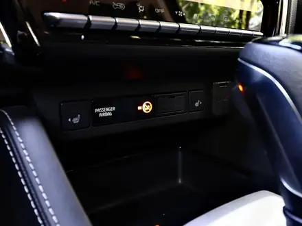 Isuzu MU-X 2021 года за 23 200 000 тг. в Алматы – фото 35