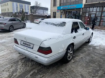 Mercedes-Benz E 280 1994 года за 1 600 000 тг. в Алматы – фото 3