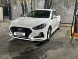 Hyundai Sonata 2018 годаfor8 000 000 тг. в Алматы – фото 2