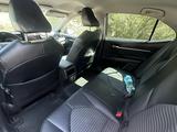 Toyota Camry 2021 года за 13 000 000 тг. в Актобе – фото 4