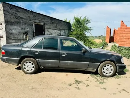 Mercedes-Benz E 230 1990 года за 800 000 тг. в Павлодар – фото 2