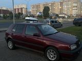 Volkswagen Golf 1993 года за 700 000 тг. в Астана – фото 2