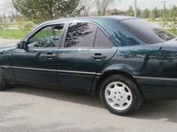 Mercedes-Benz C 200 1994 года за 2 000 000 тг. в Алматы