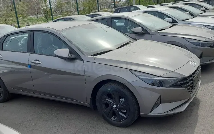 Hyundai Elantra 2023 годаfor10 500 000 тг. в Экибастуз