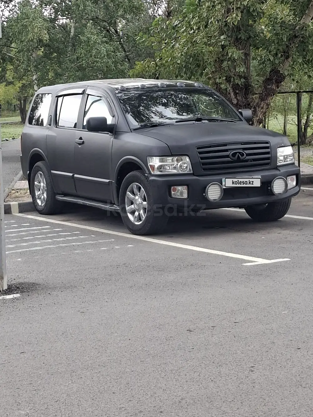 Infiniti QX56, 2004