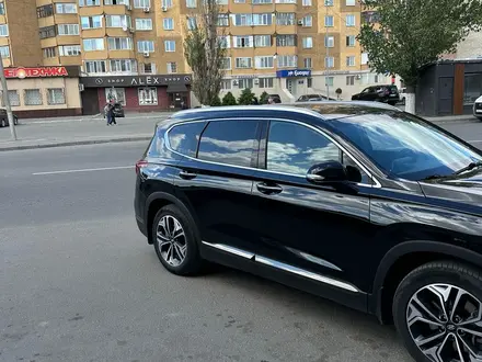 Hyundai Santa Fe 2020 года за 15 500 000 тг. в Павлодар – фото 2