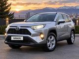 Toyota RAV4 2019 года за 12 700 000 тг. в Алматы – фото 2