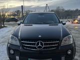 Mercedes-Benz ML 63 AMG 2008 года за 14 000 000 тг. в Тараз – фото 4