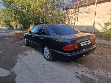 Mercedes-Benz E 320 1996 года за 2 300 000 тг. в Алматы – фото 3