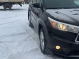 Toyota Highlander 2015 года за 13 500 000 тг. в Актобе – фото 3