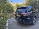 Toyota Highlander 2015 года за 10 800 000 тг. в Актобе – фото 4